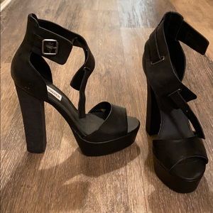 Steve Madden Leather Platform w/ Double wide strap